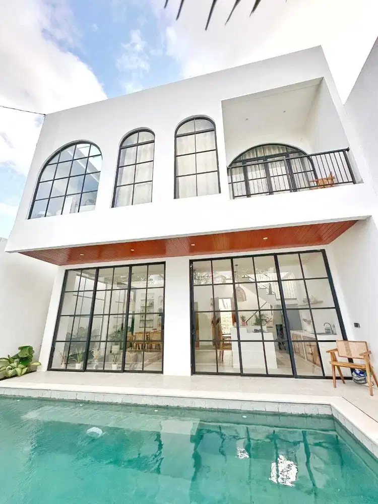 Mediterranean Villa In Tumbak Bayuh