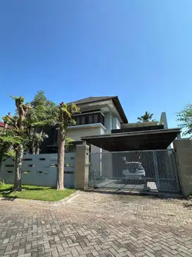 Dijual Rumah Mewah Swimming Pool Tropical Modern 2 Lt Pakuwon City Sby