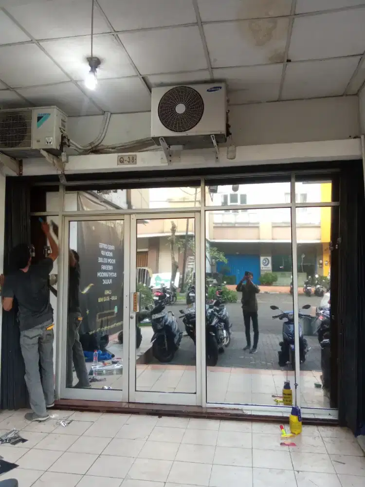 Jasa pasang sticker kaca film
