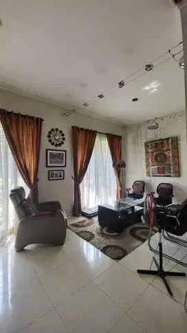 Rumah 2 lantai siap huni dalam cluster emerald sektor 9