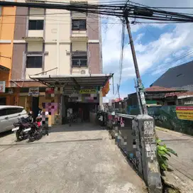 Ruko 3 lantai di poros malengkeri