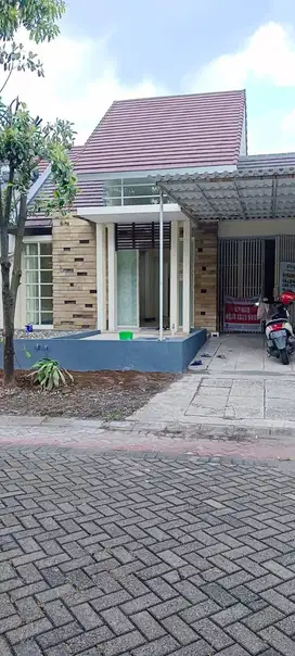 Rumah Minimalis siap huni CITRALAND UTAMA Surabaya Barat