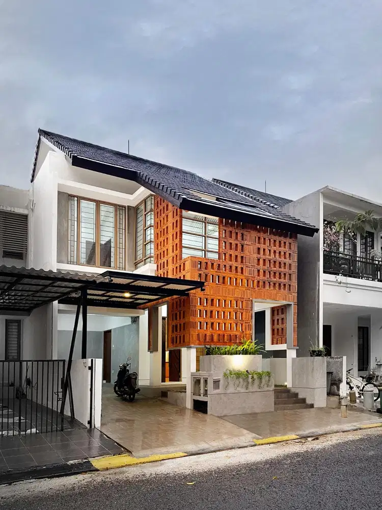 Rumah keren full renov dekat masjid, sekolah internasional,freshmart