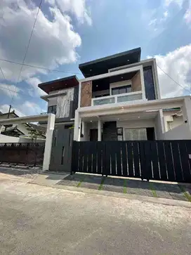 Rumah Mewah 2 Lantai