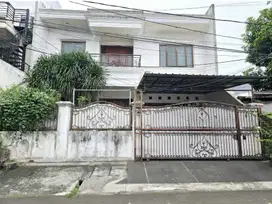 TURUN HARGA FOR SALE RUMAH SIAP HUNI DI GANDARIA KEBAYORAN BARU