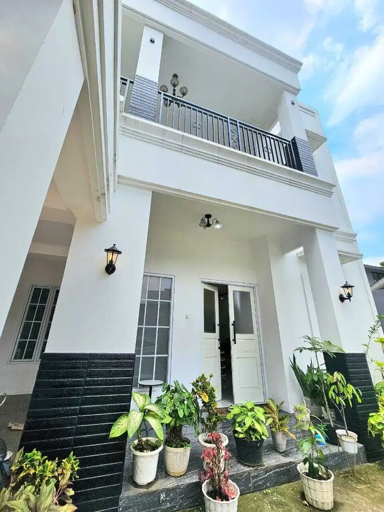 Rumah Mewah semi Furnished di Kebayoran Residence Bintaro sektor 7
