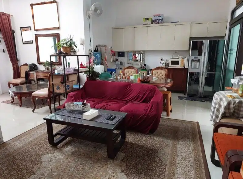 JUAL RUMAH KENCANA LOKA LUAS 200M² HADAP TIMUR