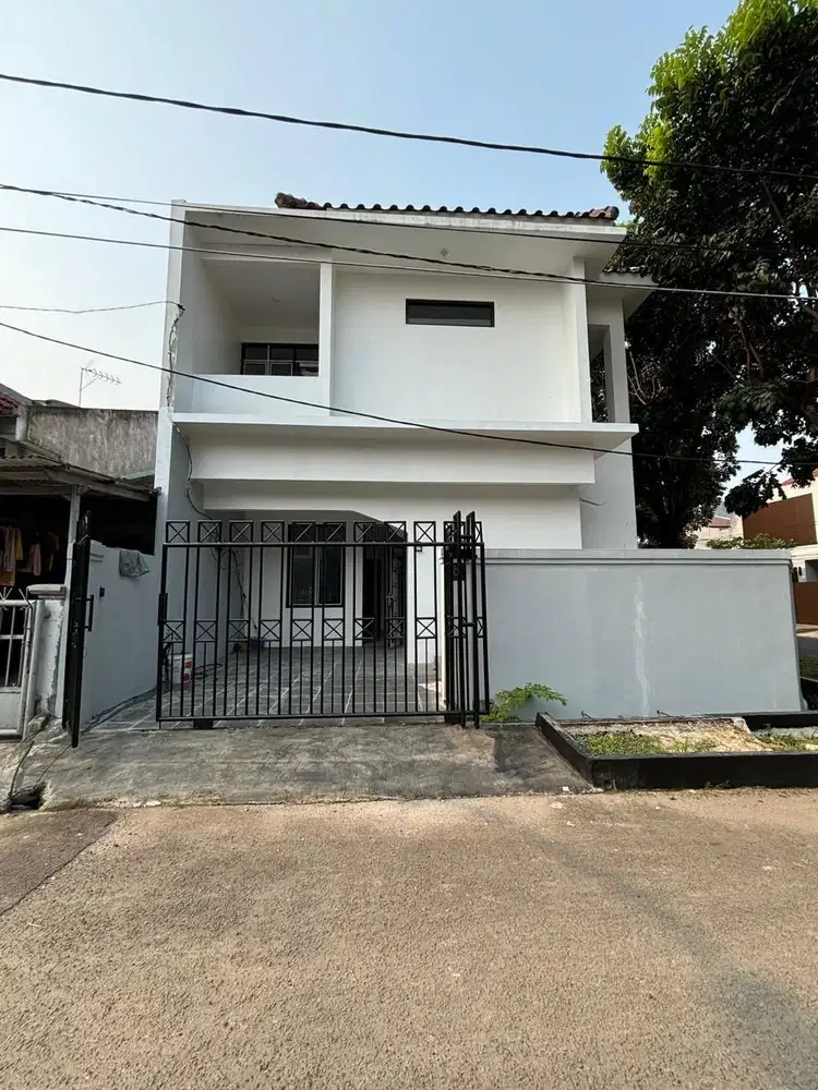 Rumah Hoek/Hook Bangunan Mandiri Sektor 6 Gading Serpong
