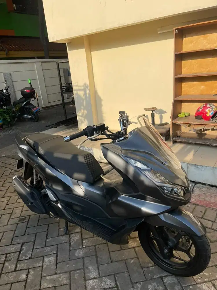 Pcx 160 2021 km rendahh motor simpenan, jual cepet aka
