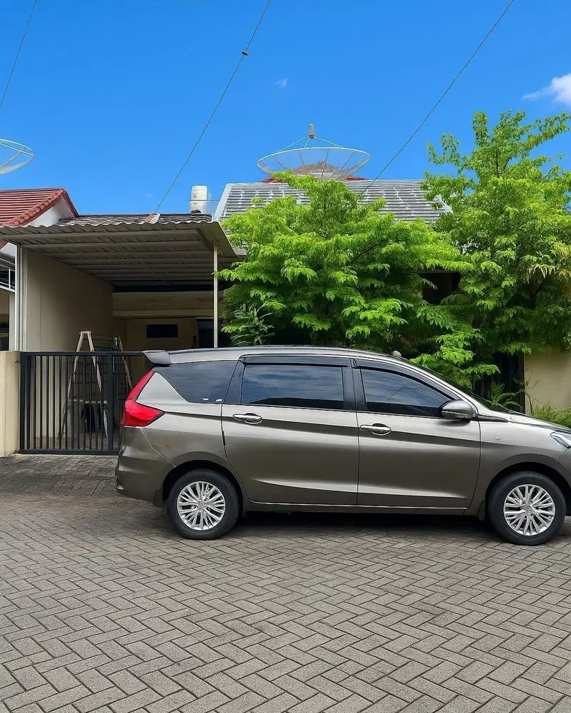Rumah Pantai Mentari Strategis Siap Huni Semi Furnished Carport