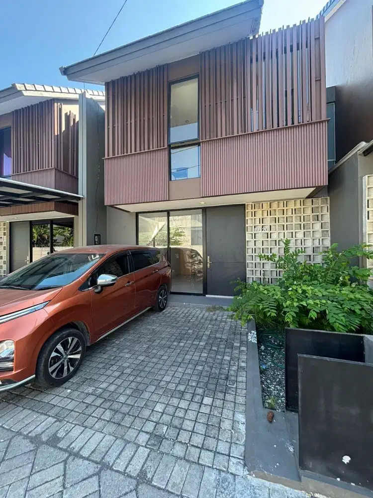 RUMAH CENTRAL PARK MERR 2 LANTAI, STRATEGIS