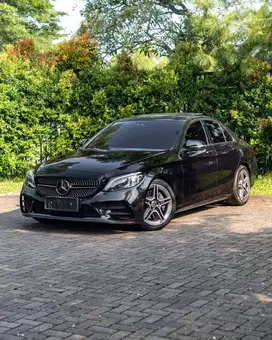 (Like New) Mercedes-Benz C300 AMG Line W205 Facelift