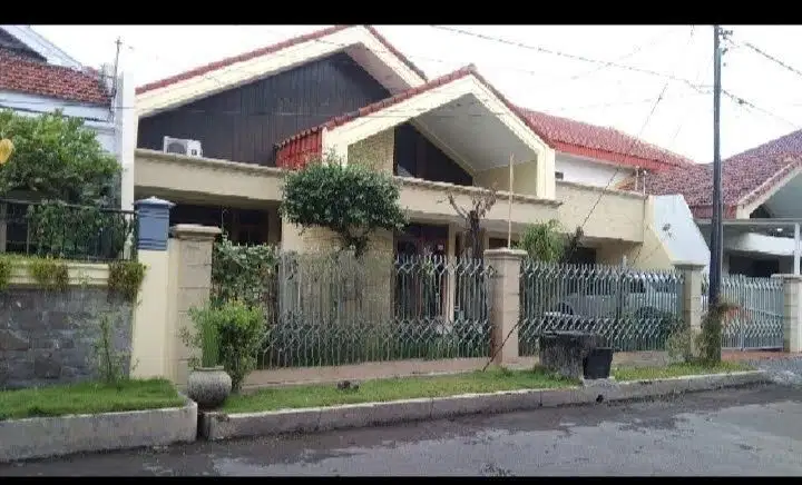 RUMAH DHARMAHUSADA INDAH DEKAT UNAIR, GM, ROW 3 MOBIL