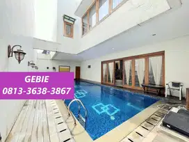 Dijual Cepat Rumah Luas Ada Swimming Pool di Area Bintaro CW-17001