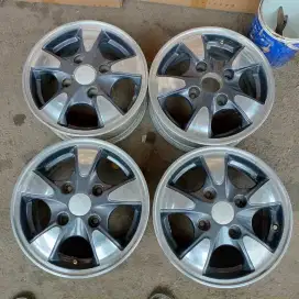 Velg original Daihatsu Xenia ring 13 pcd 4x114,3 4pcs