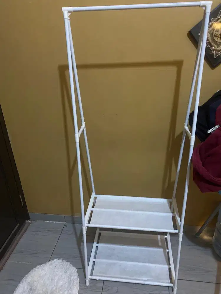 stand hanger / rak gantungan baju wrn putih
