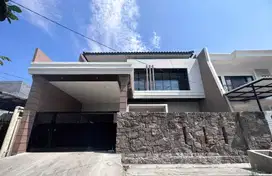 Langka Rumah swimming pool Kertajaya Indah New Minimalis Dkt Araya