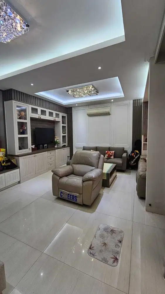 Rumah cantik Serenade Lake Gading Serpong