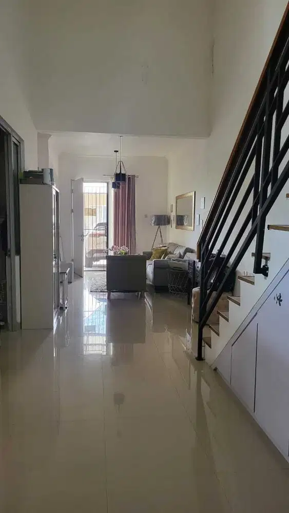 DIJUAL RUMAH HOOK/HOEK SIAP HUNI di CLUSTER CATALINA GADING SERPONG