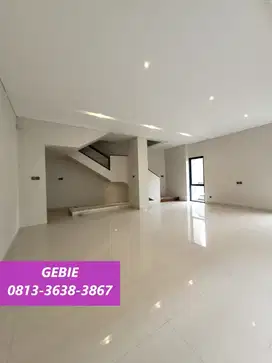 Jual Rumah 3 Lantai Modern Siap Huni Sektor 9 Puri Bintaro