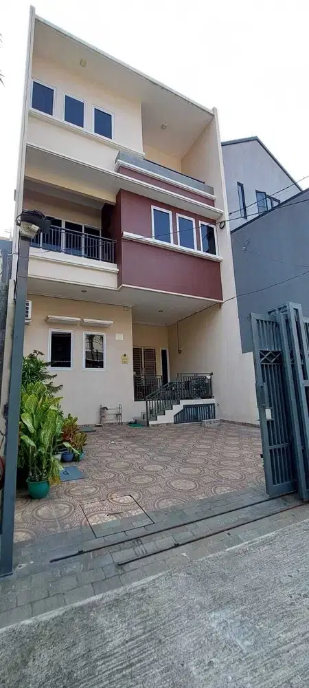 Rumah 3 Lantai Apik Minimalis Daerah Sunter