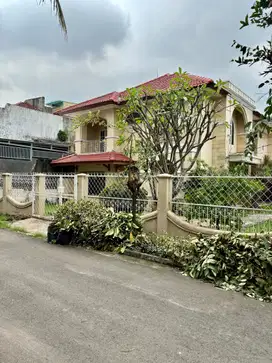 Rumah Hook Taman Kedoya baru Siap Huni Best Price