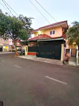 Rumah Hoek 2 Lantai Sektor 9 Bintaro 7108