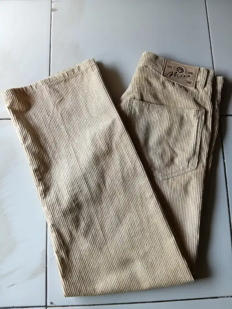 Celana corduroy