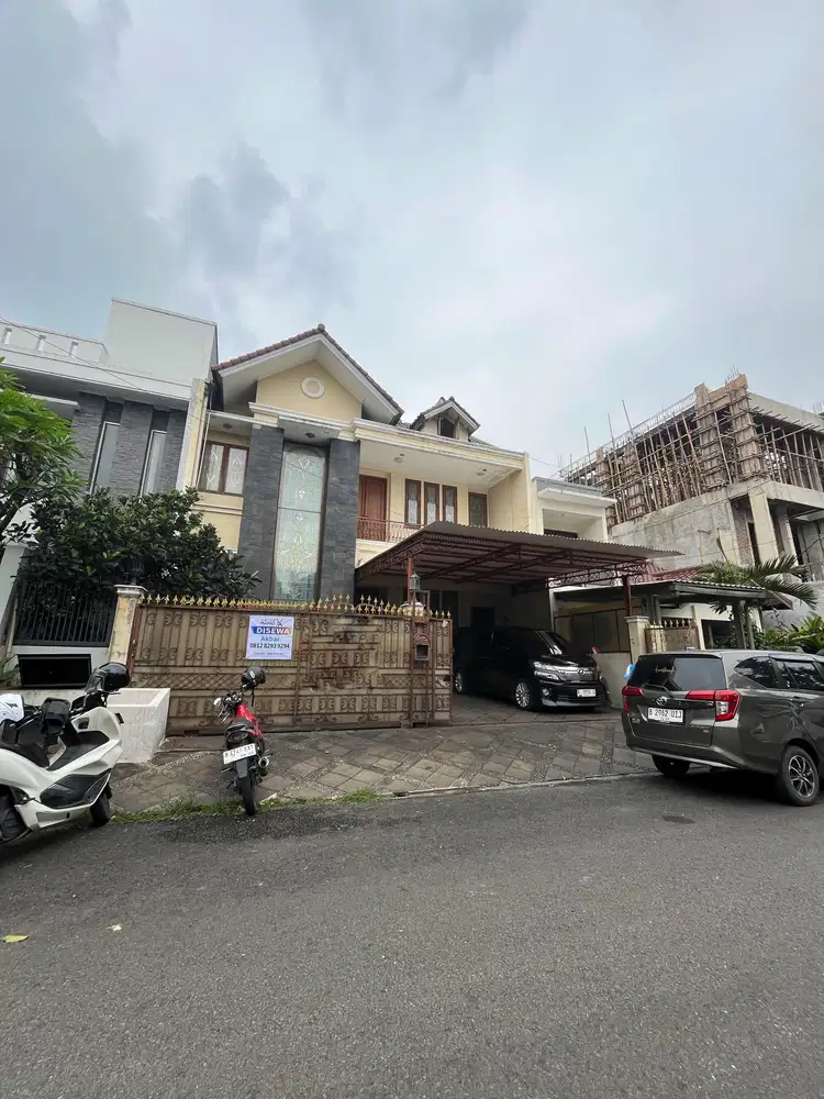 DISEWAKAN RUMAH TINGGAL DI PONDOK INDAH JAKARTA SELATAN