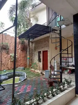 Rumah terawat, rapih terawat di lingkungan