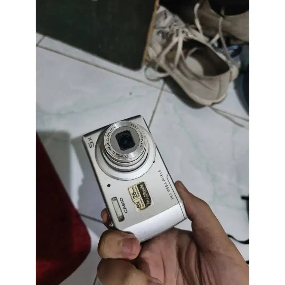 Kamera Digital Casio QV R200