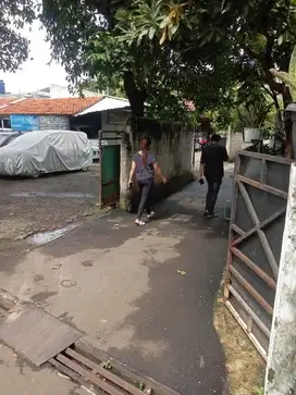 Rumah tua hitung tanah di jagakarsa Jaksel