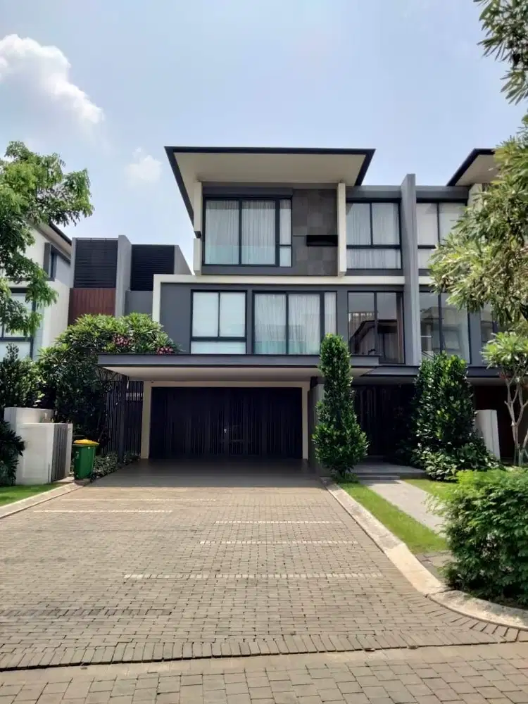 Lyndon Nava Park 3 Lantai Furnished Ex Rumah Contoh