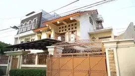FOR SALE RUMAH SIAP HUNI DI RADIO DALAM KEBAYORAN BARU JAKARTA SELATAN