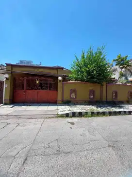 Rumah Darmo Permai Selatan XI