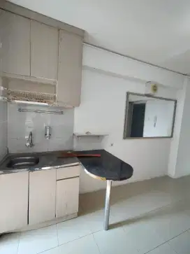 Jual BU 2BR Semi Furnish diatas Mall Bassura City Tower Paling Depan
