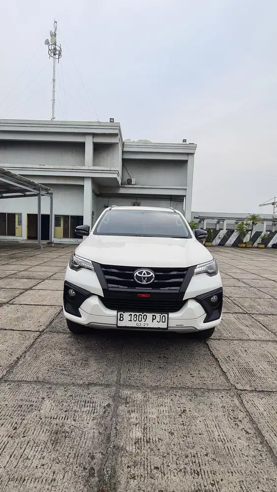 TOYOTA FORTUNER 2.4 VRZ TRD SPORTIVO DIESEL AT KM 13RB