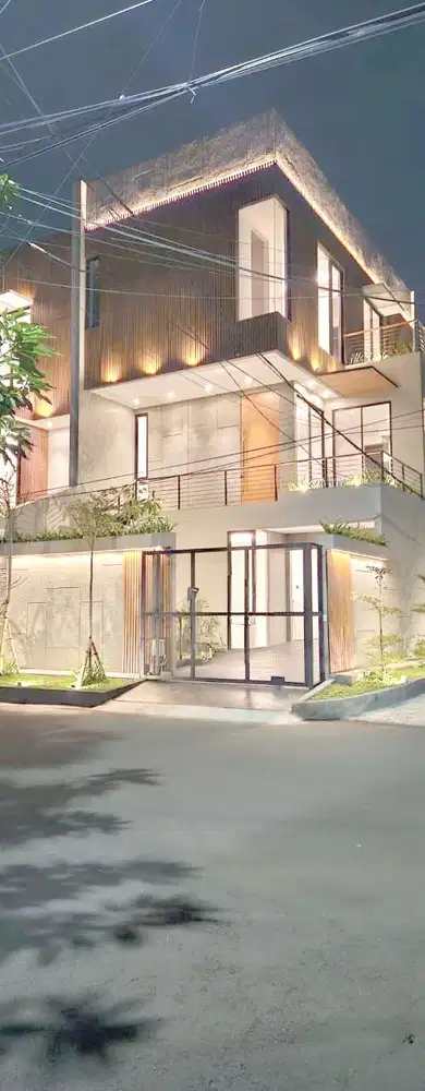 Dijual Rumah baru Hook 3 Setengah Lantai Bagus dan Mewah Sunter Agung