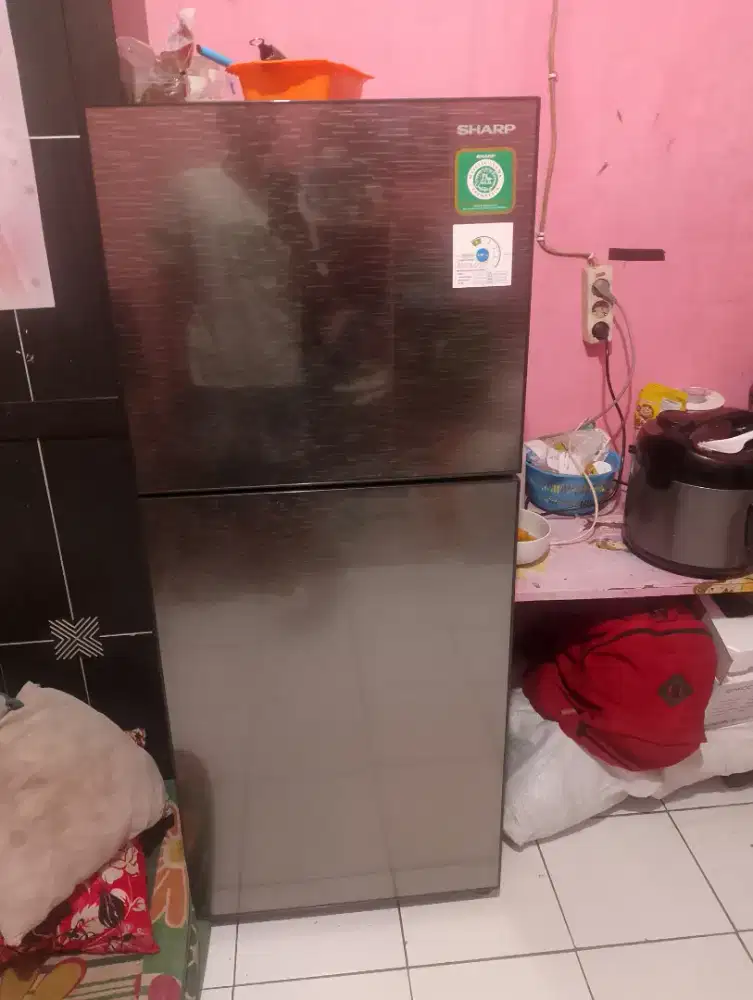 Kulkas sharp 2pintu sj-246
