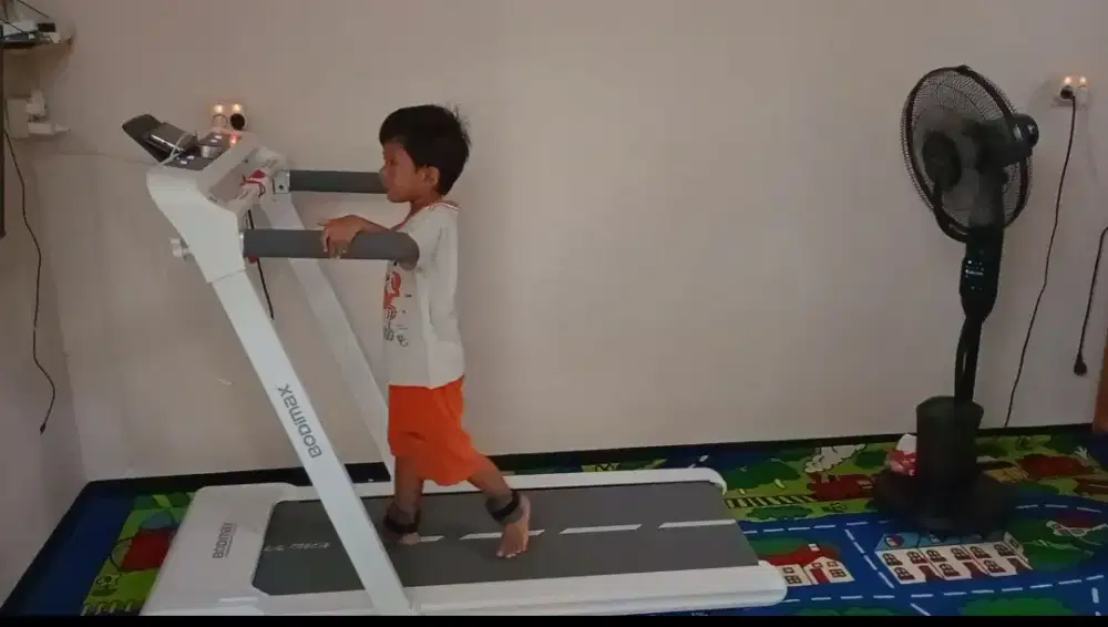 BODIMAX TREADMILL,RUNNING PAD ULTIMA (BEKAS BERKUALITAS)