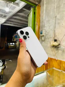 Iphone 14 Pro 256gb iBox mulus fullset original. TT juga bisa