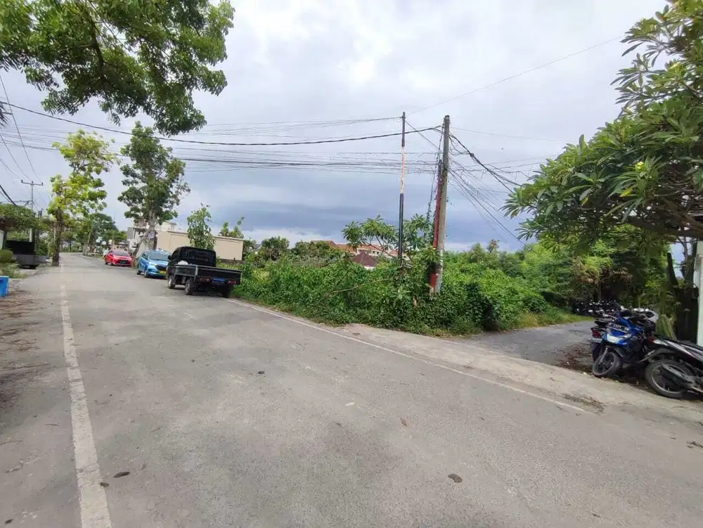 TANAH PREMIUM 700m² DEKAT PANTAI BERAWA