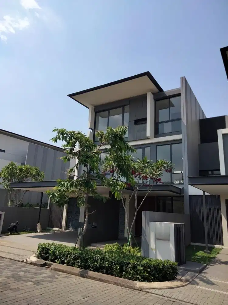 RUMAH 3 LANTAI CLUSTER LYNDON NAVA PARK BSD CITY