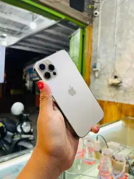 Iphone 12 Pro 256gb iBox mulus fullset original. TT juga bisa
