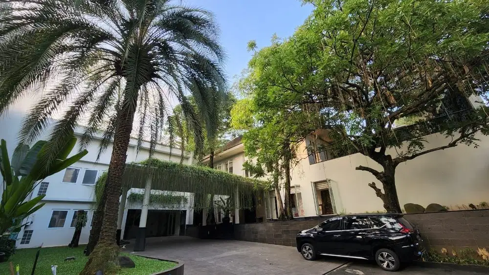 DIJUAL RUMAH MEWAH DENGAN PRIVATE POOL- GRAHA TAMAN BINTARO