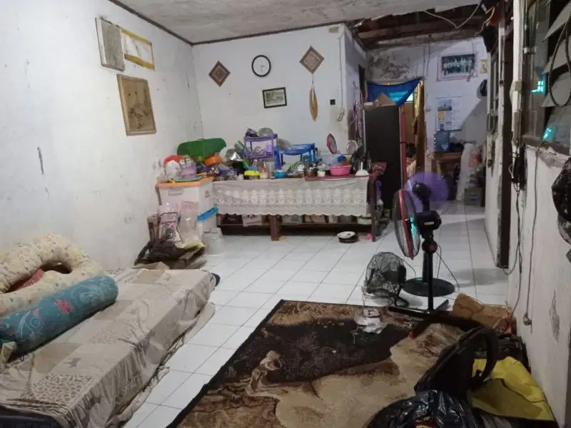 Dijual Murah Rumah Tua strategis di  Cengkareng Timur