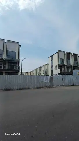 RUKO GANDENG 3 SORRENTO GRANDE EAST GADING SERPONG