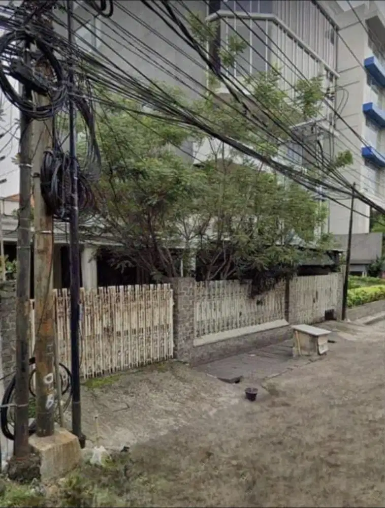 Rumah Embong Kenongo , Hitung Tanah, Strategis