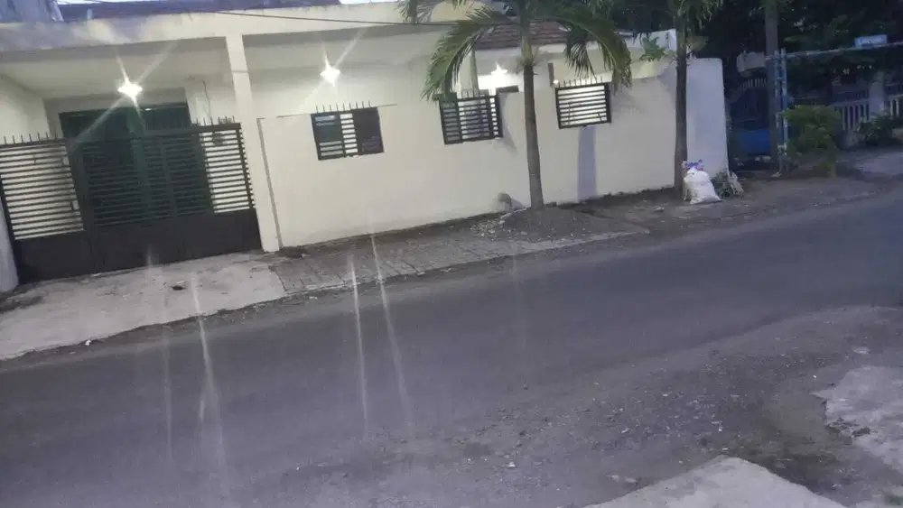 Dijual cepat rumah siap huni di Ngagel Madya