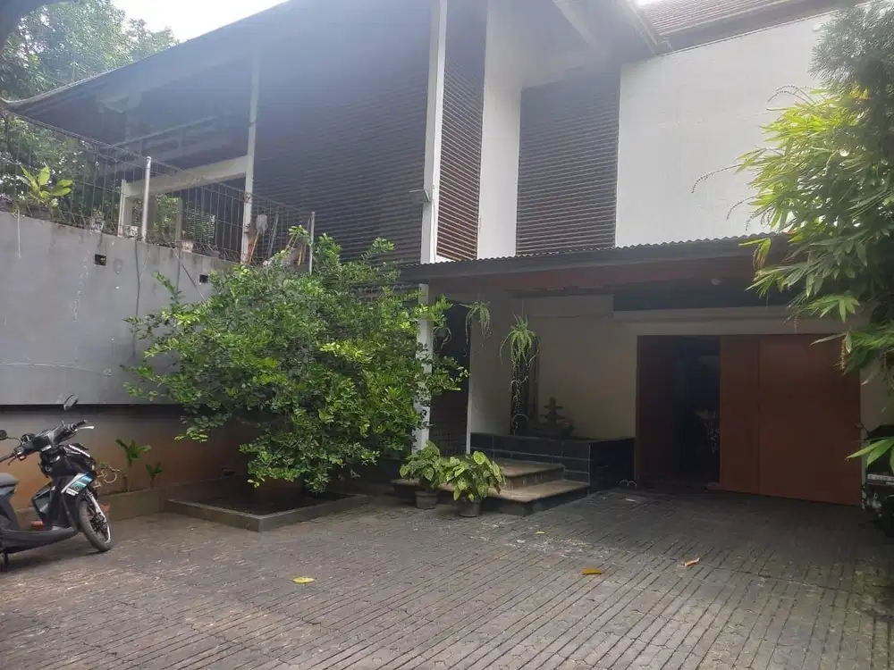 DIJUAL RUMAH HITUNG TANAH  DI CIPETE JAKARTA SELATAN